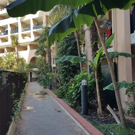 شقة 2 P Vue Piscines A 2 Pas De La Parking Inclus *
