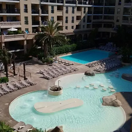 2 P Vue Piscines A 2 Pas De La Parking Inclus شقة كان